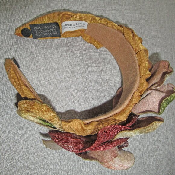 Handmade headband with raffia flower, floral petals & rhinestones, Beige & brown - Picture 12 of 13